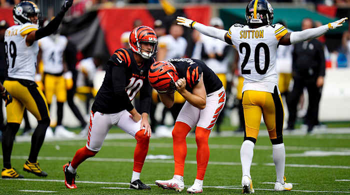Bengals kicker Evan McPherson reacts after missing a field goal against the Steelers.